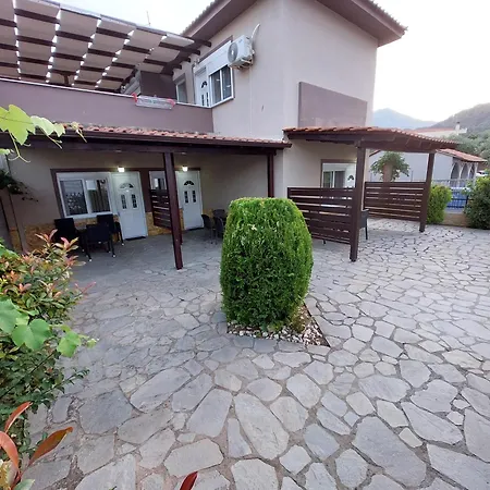 Pavlos * 크리시 아모우디아